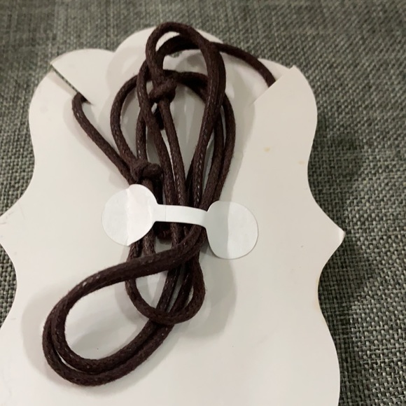 Ceramic daisy necklace - Picture 4 of 4